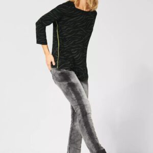 Top zebra Street One