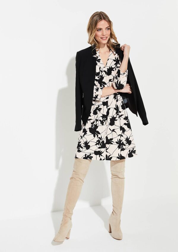 Šaty vzorované Comma