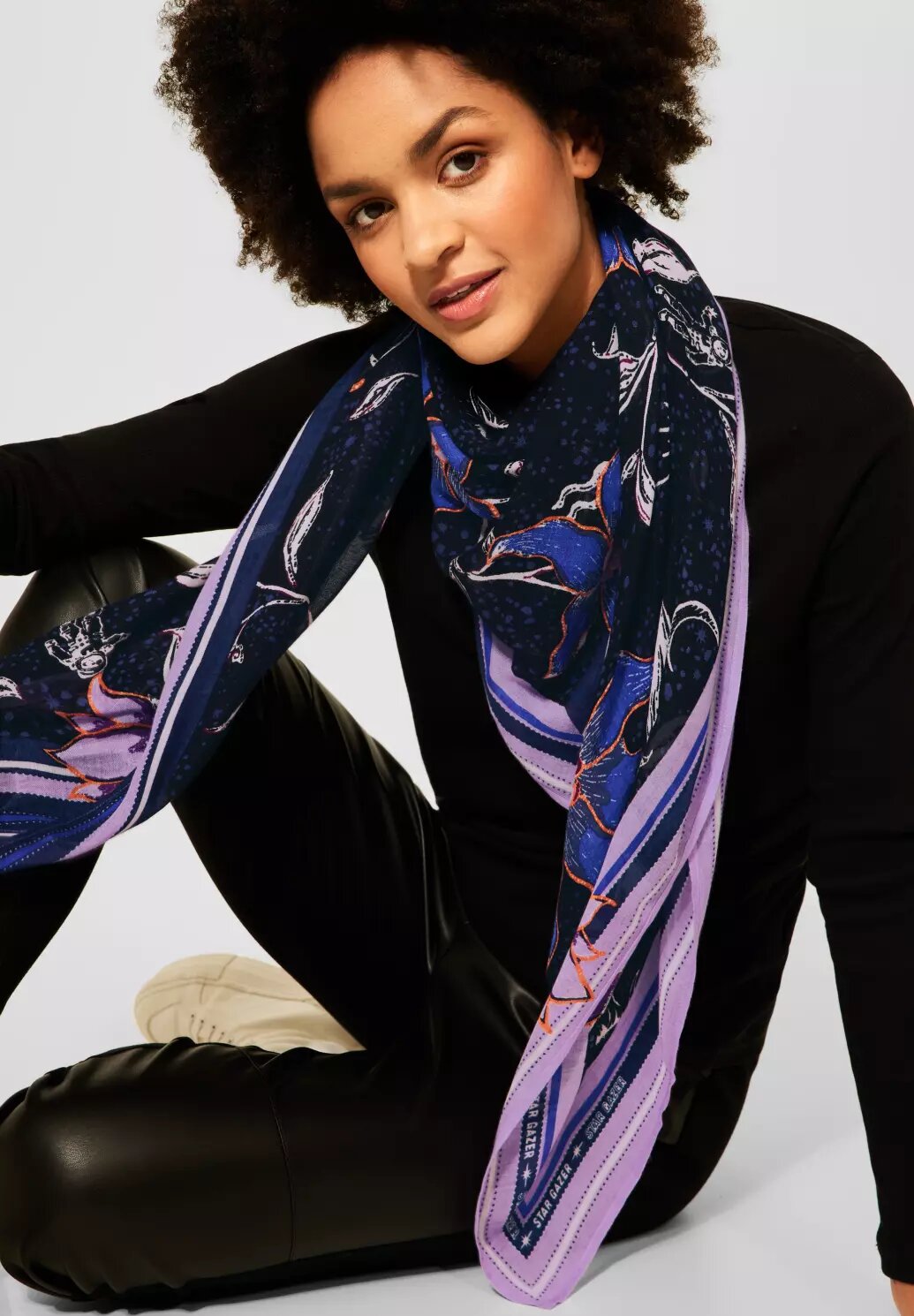 Šatka CECIL čierna-kvet