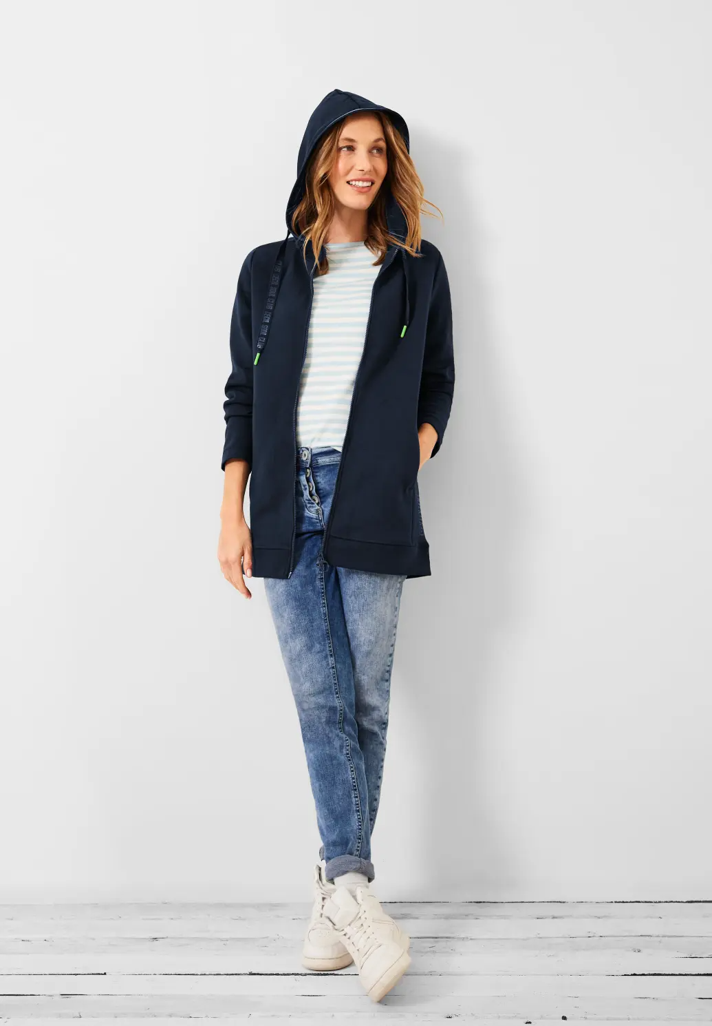 Mikna tm.modrá Cecil