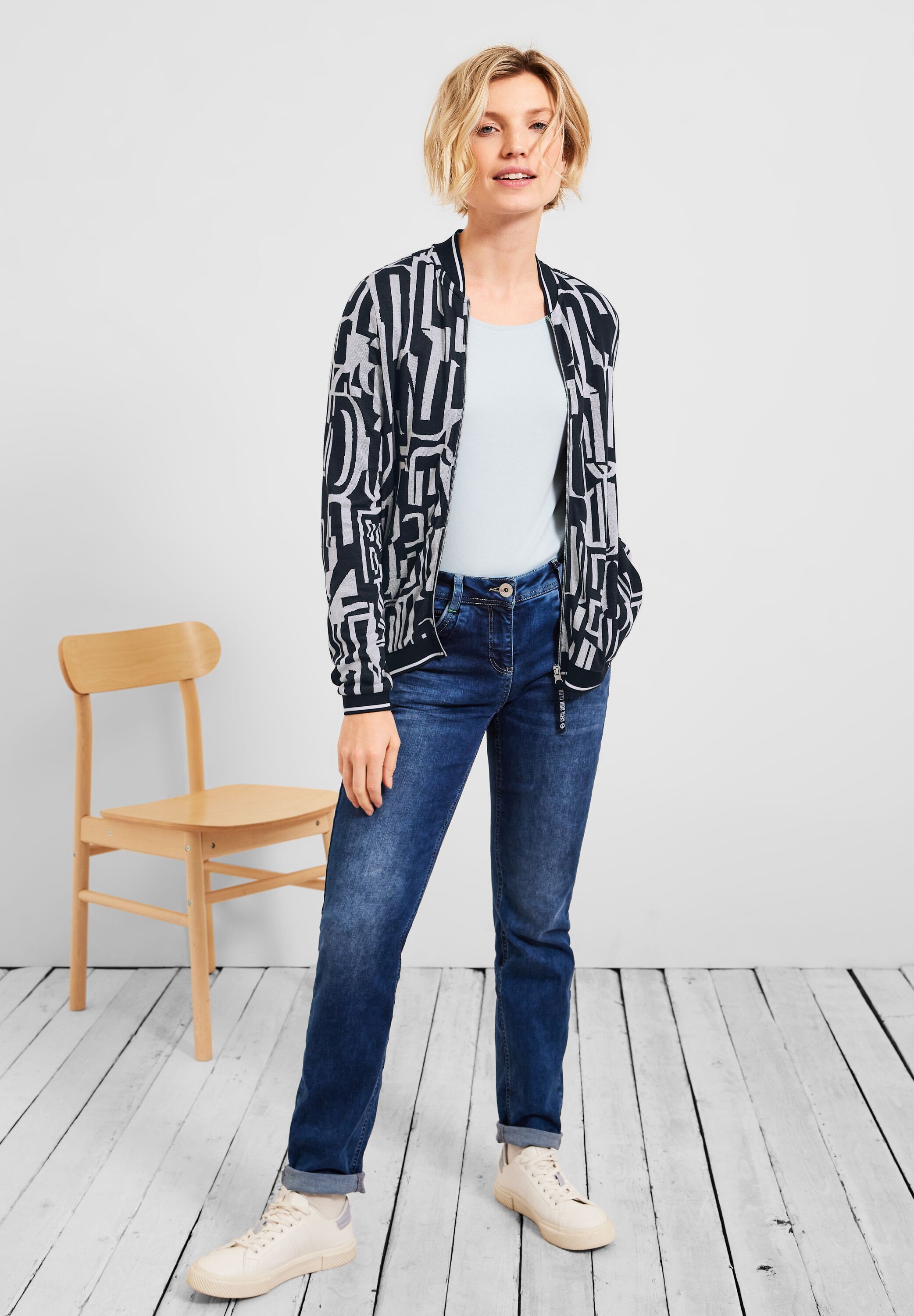 Sveter s potlačou Cecil