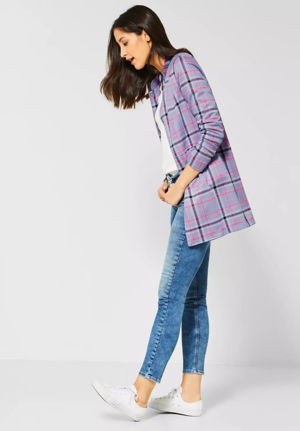 Sako 211125 Street One