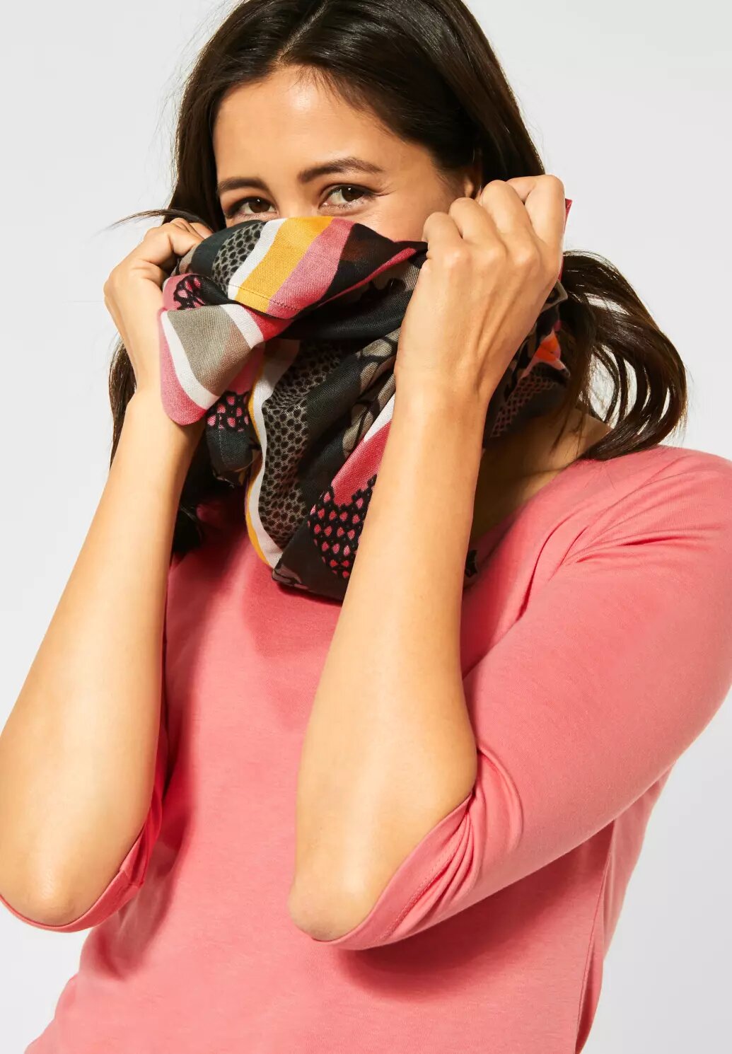 Šatka-tunel čierna-vzor Street One