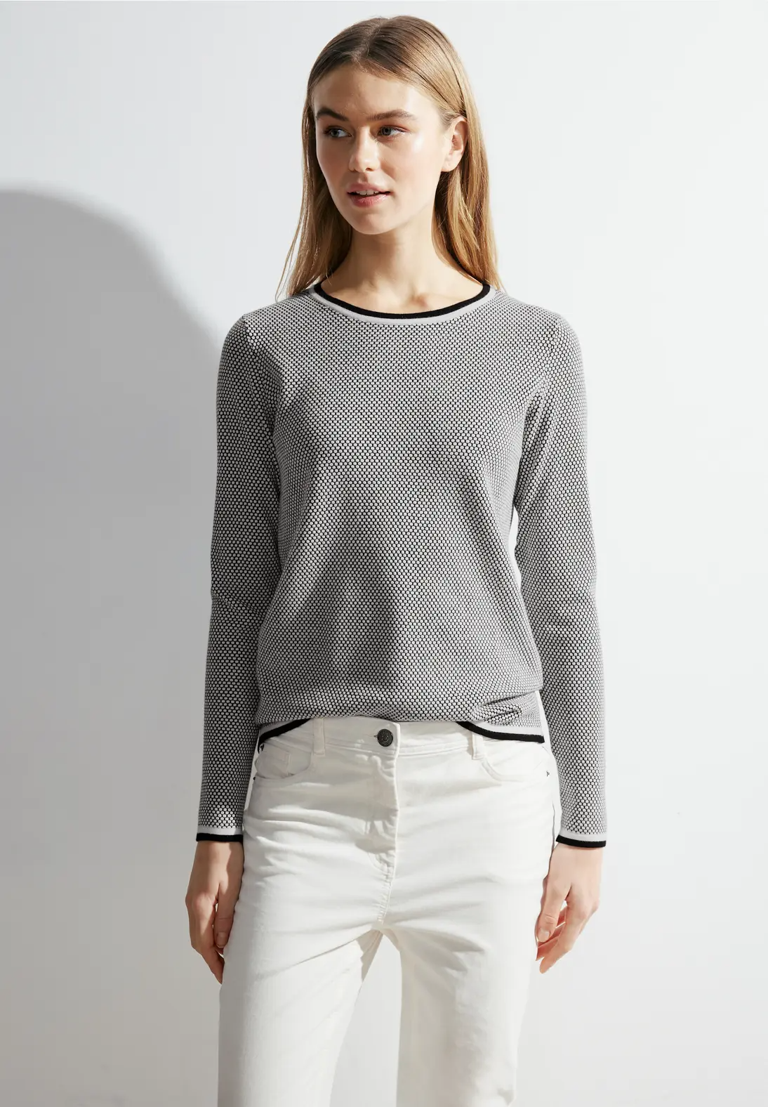 Pulóver biela-vzor Cecil