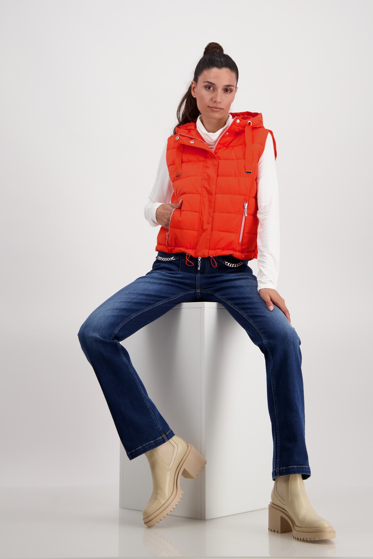 Vesta oranžová Monari