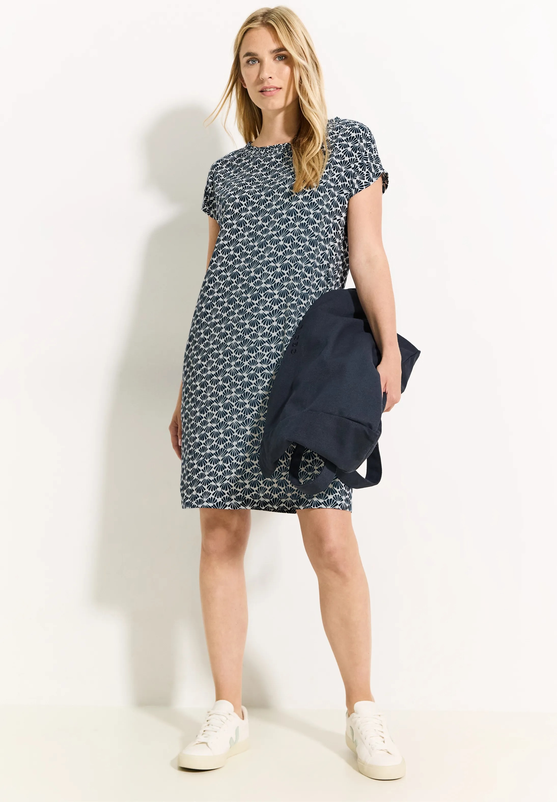 Šaty modrá-vzor Cecil